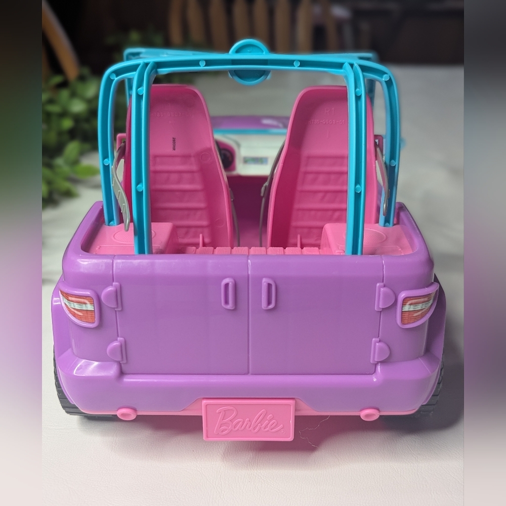 Barbie 2019 Malibu Pink Purple Blue Jeep - Picture 4 of 9